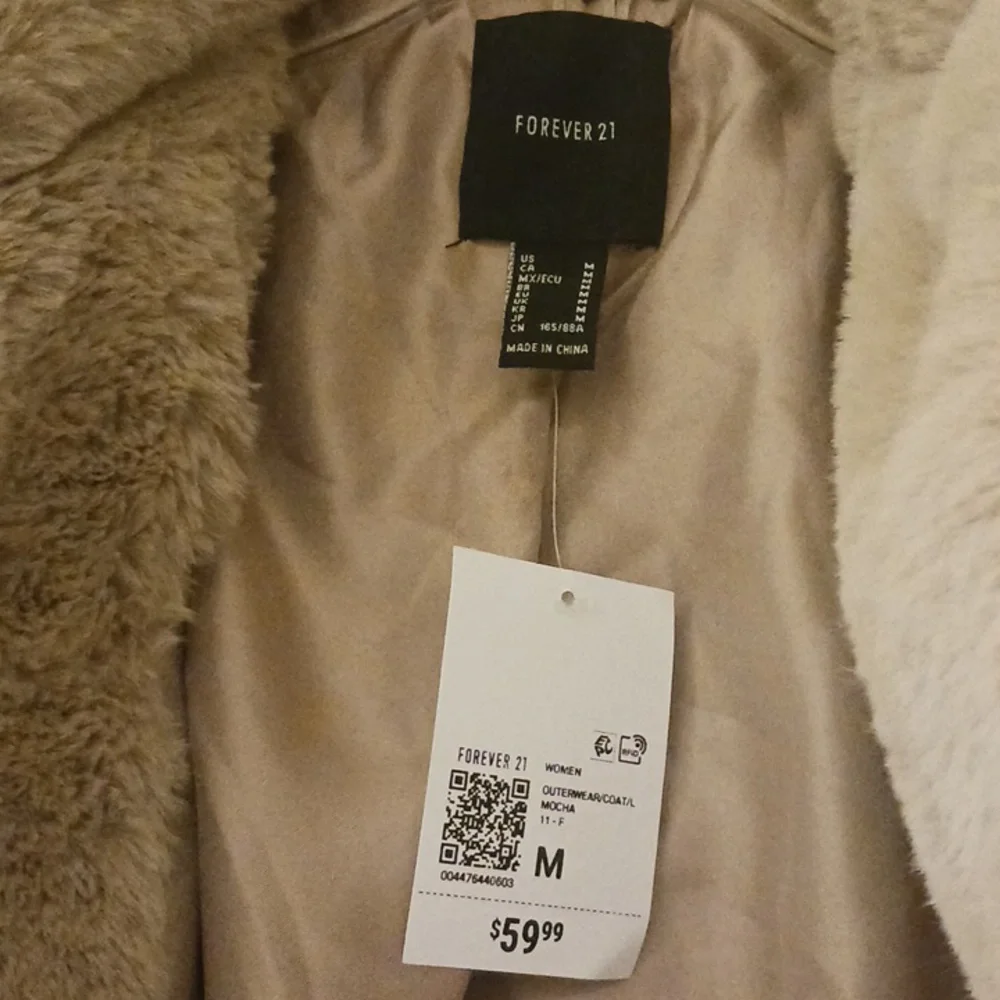 FOREVER 21 Fauxfur cream color Crop jacket - Picture 2 of 6